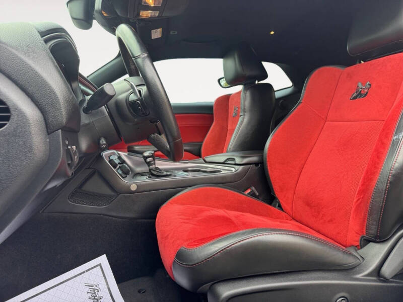 2018 Dodge Challenger 392 HEMI Scat Pack Shaker