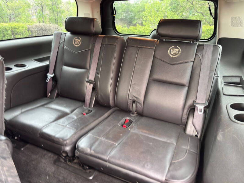 2013 Cadillac Escalade ESV Platinum Edition