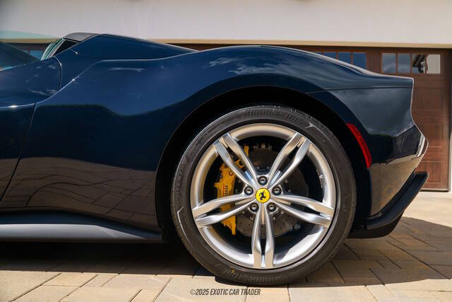 2025 Ferrari 296 GTS