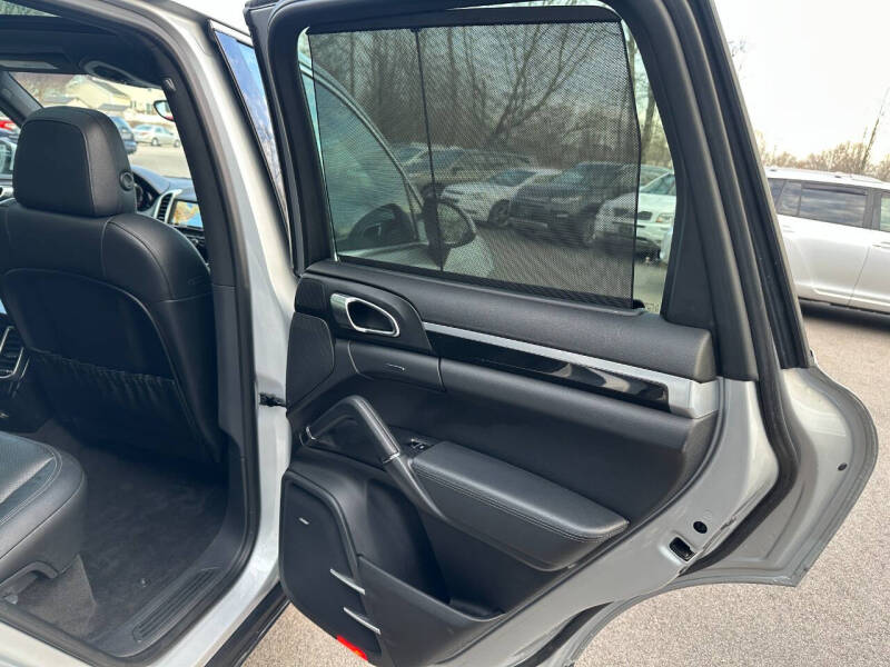 2014 Porsche Cayenne Platinum