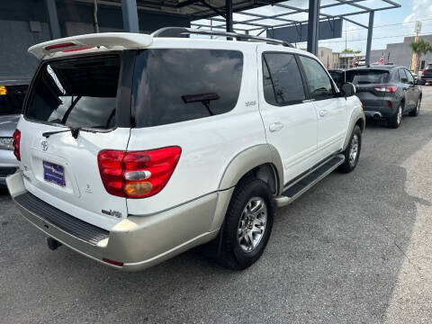 2004 Toyota Sequoia SR5