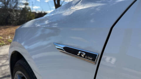 2017 Volkswagen Passat 1.8T R-Line