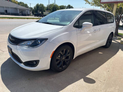 2020 Chrysler Pacifica for sale at Mustards Used Cars in Central City NE