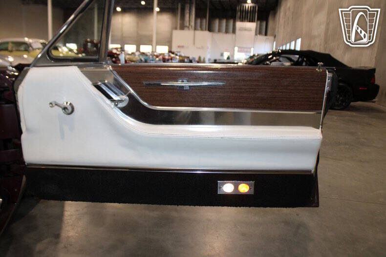 1964 Ford Thunderbird