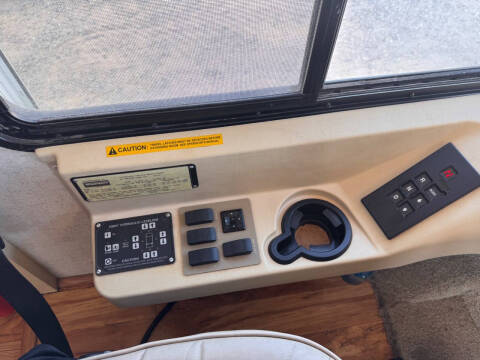 2005 Winnebago Journey