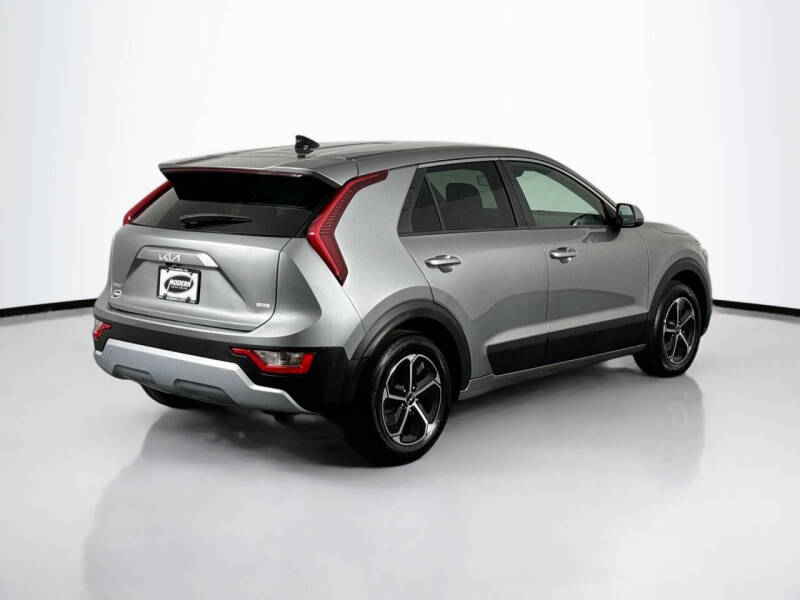 2023 Kia Niro LX