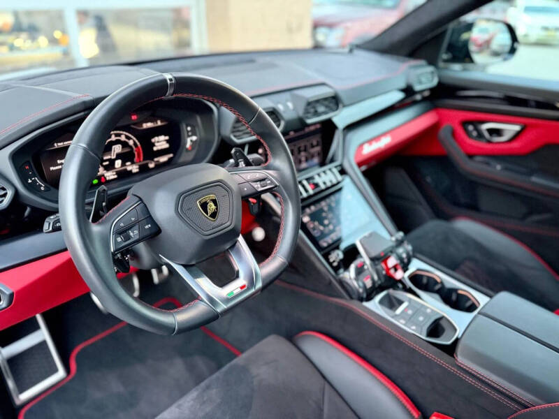 2024 Lamborghini Urus S