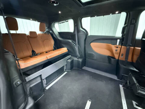 2025 Chrysler Pacifica Pinnacle