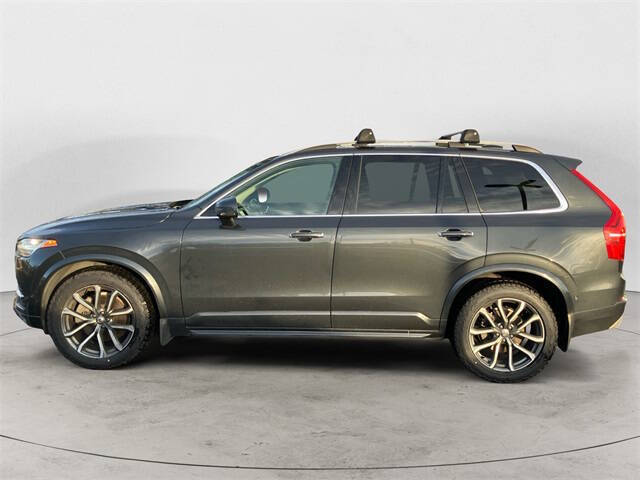 2016 Volvo XC90 T6 Momentum