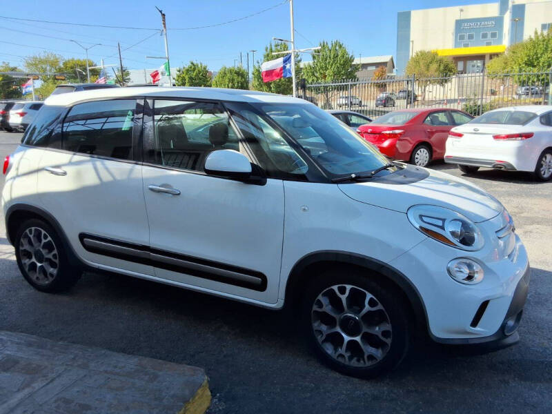 2014 FIAT 500L Trekking photo 2