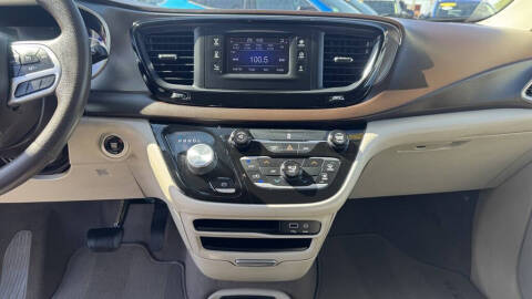 2017 Chrysler Pacifica LX