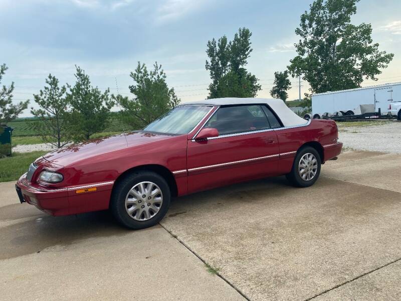 1995 Chrysler Le Baron for sale at Gary Miller's Classic Auto in El Paso IL