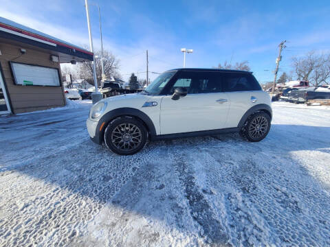 2007 MINI Cooper for sale at Geareys Auto Sales of Sioux Falls, LLC in Sioux Falls SD