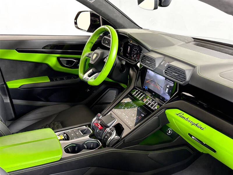 2022 Lamborghini Urus