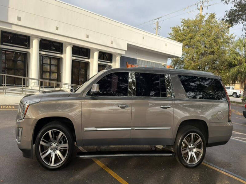 2017 Cadillac Escalade ESV Premium Luxury