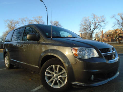 2018 Dodge Grand Caravan for sale at Sunshine Auto Sales in Kansas City MO