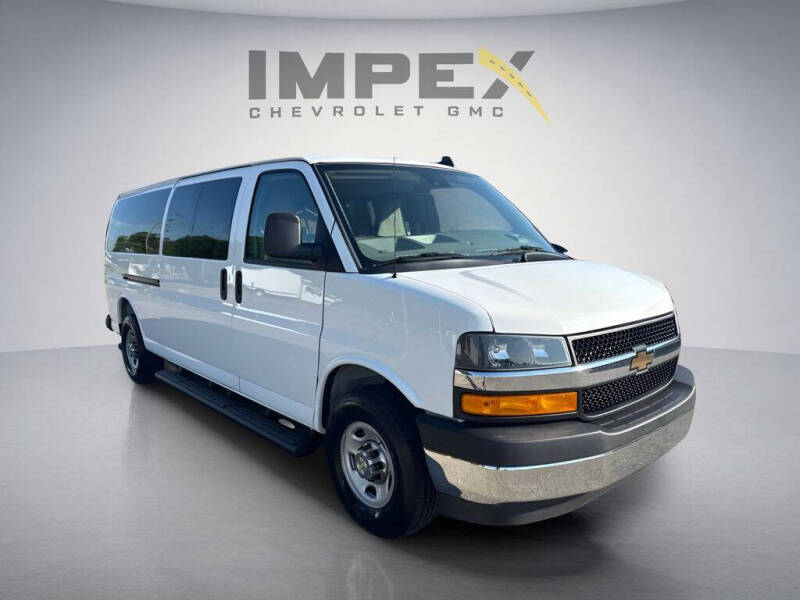 2025 Chevrolet Express LT 3500
