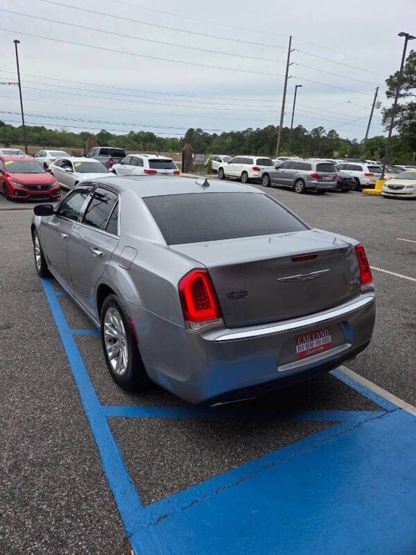 2017 Chrysler 300 C