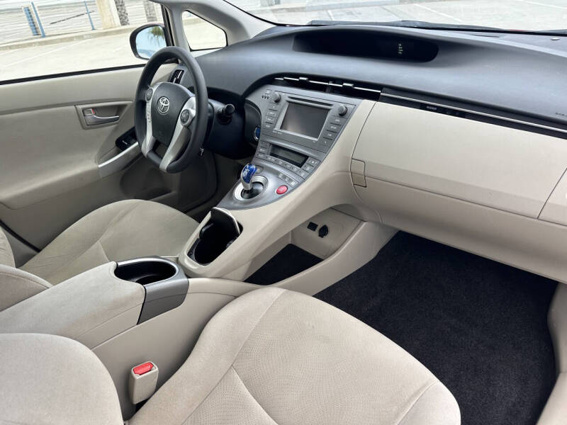 2014 Toyota Prius Three