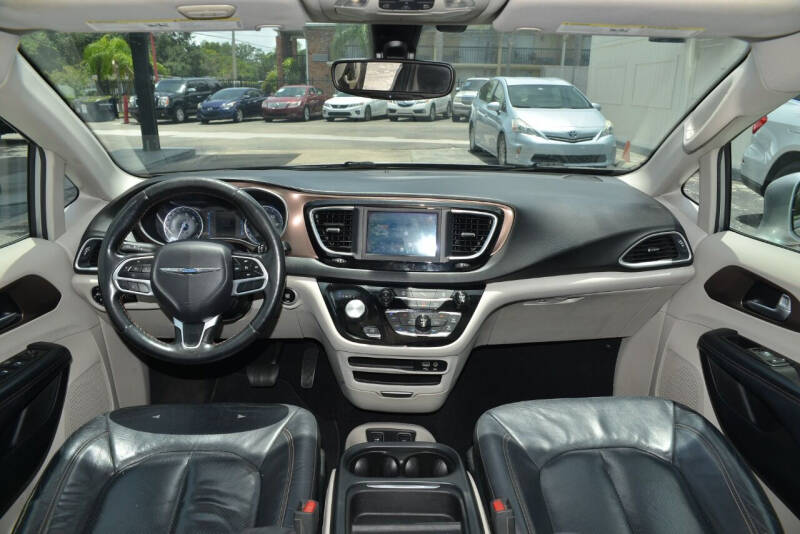 2019 Chrysler Pacifica Touring L