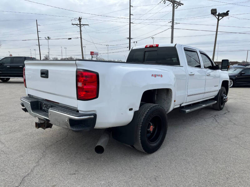 2015 Chevrolet Silverado 3500HD LTZ photo 8