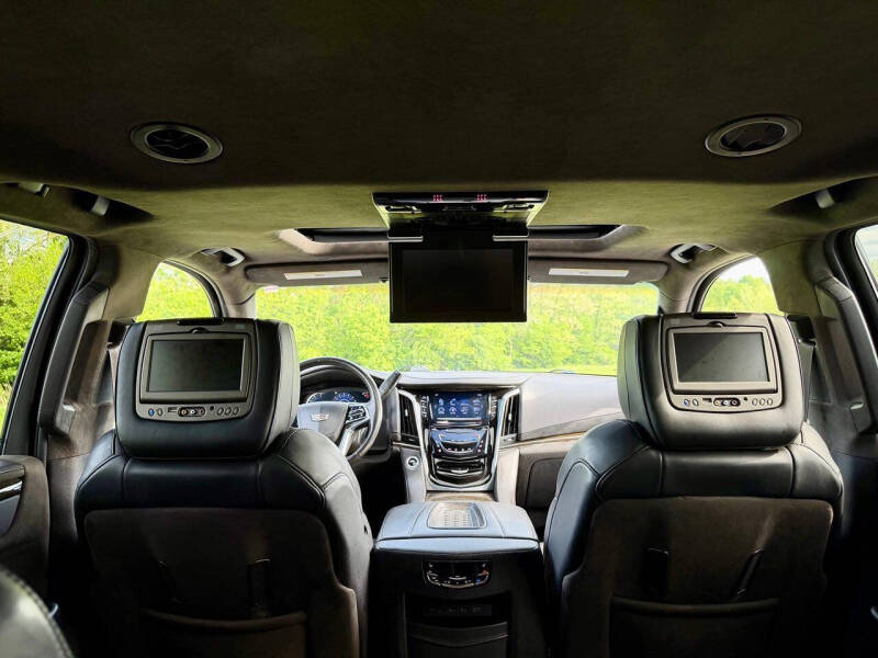 2017 Cadillac Escalade Platinum