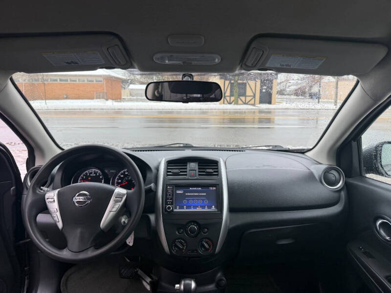 2019 Nissan Versa SV