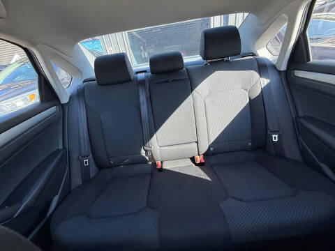 2014 Volkswagen Passat 1.8T S