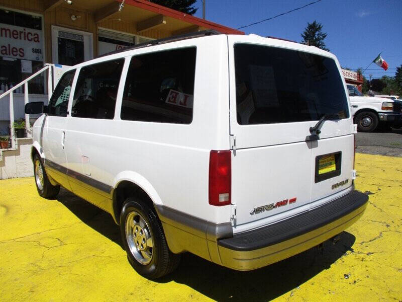 2003 Chevrolet Astro LT