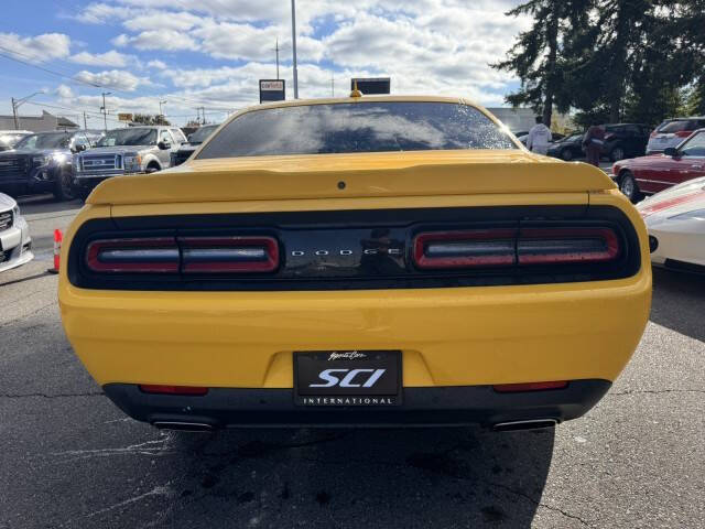2018 Dodge Challenger SXT Plus