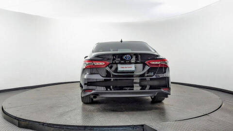 2020 Toyota Camry Hybrid XLE