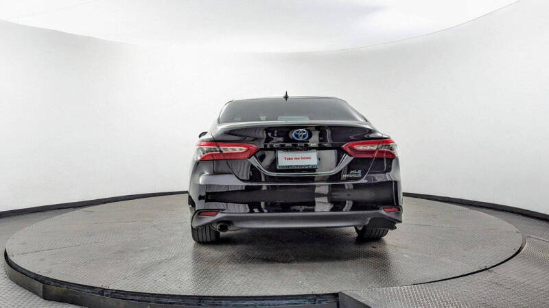 2020 Toyota Camry Hybrid XLE