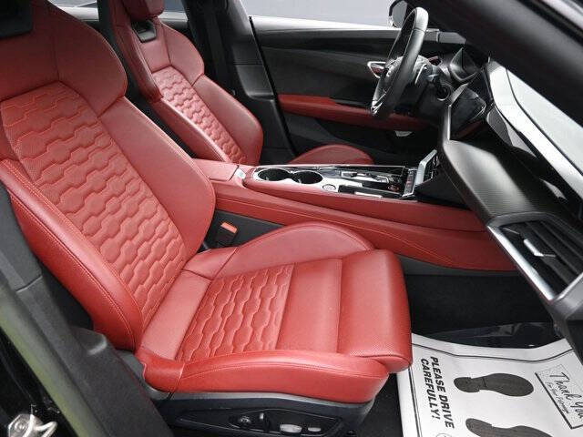 2023 Audi e-tron GT quattro Premium Plus