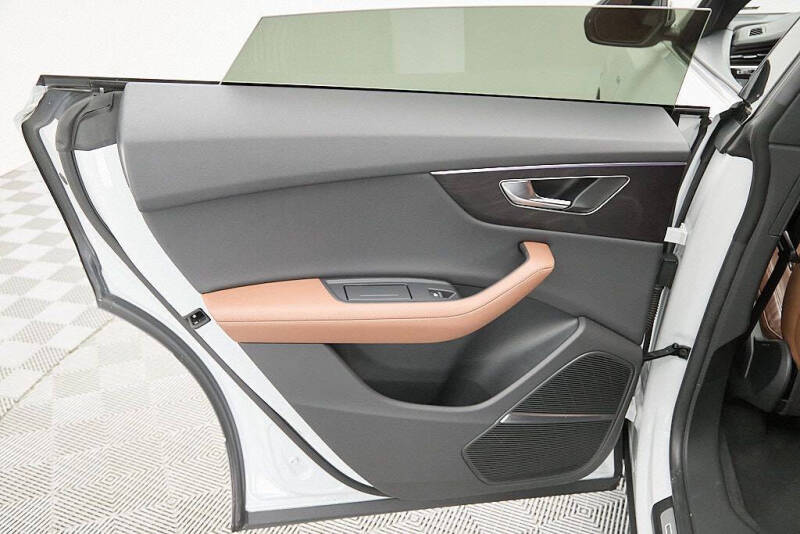 2023 Audi Q8 quattro Premium Plus 55 TFSI