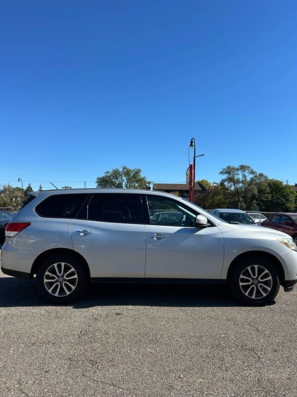 2013 Nissan Pathfinder S photo 8