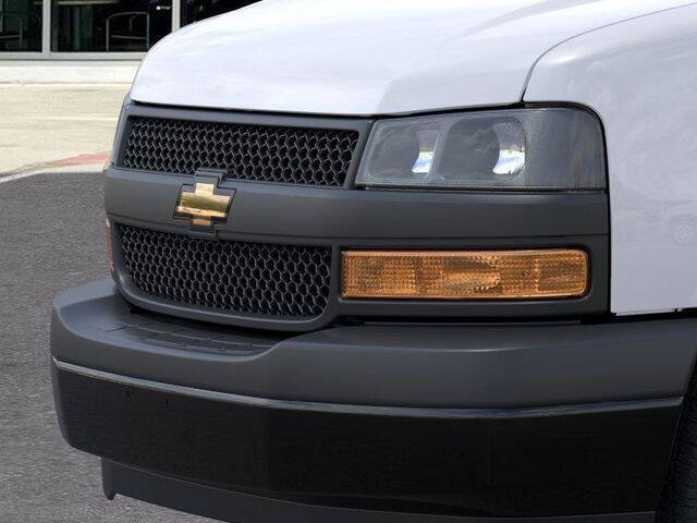 2025 Chevrolet Express 2500