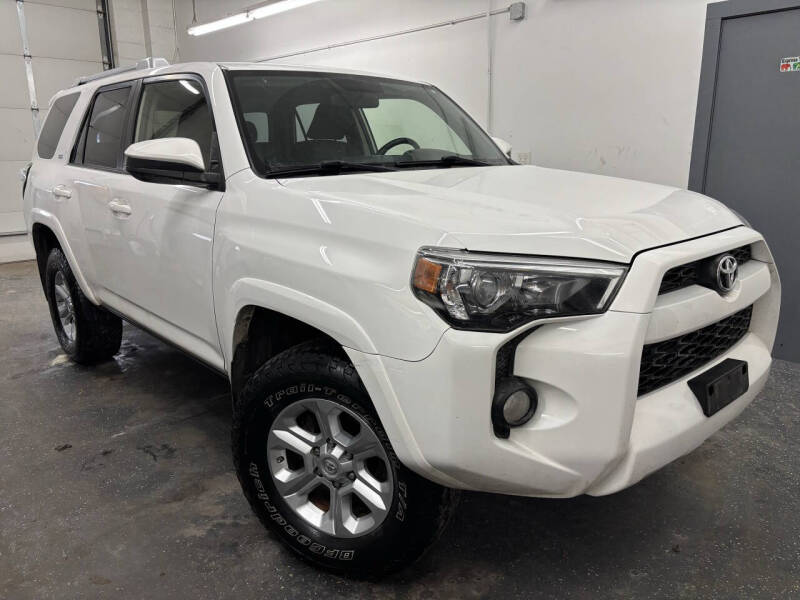 2018 Toyota 4Runner SR5's photo