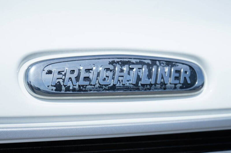 2019 Freightliner M2 106