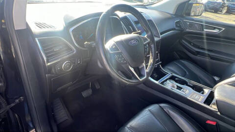 2020 Ford Edge Titanium