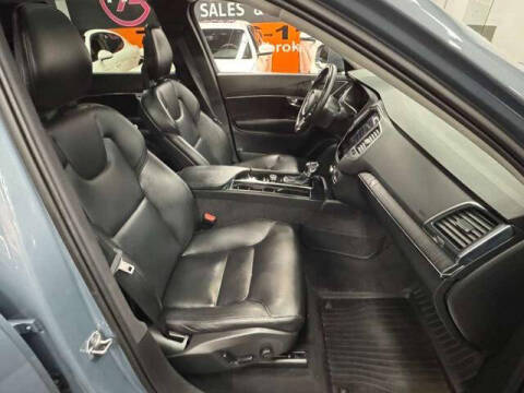 2020 Volvo XC90 T5 Momentum