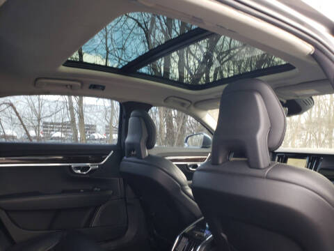 2018 Volvo S90 T6 Momentum