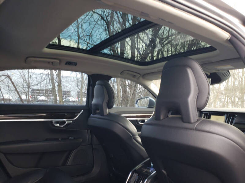 2018 Volvo S90 T6 Momentum