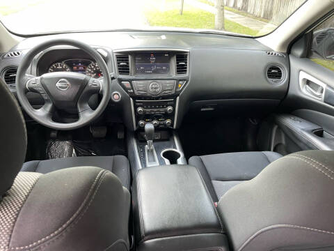 2019 Nissan Pathfinder S