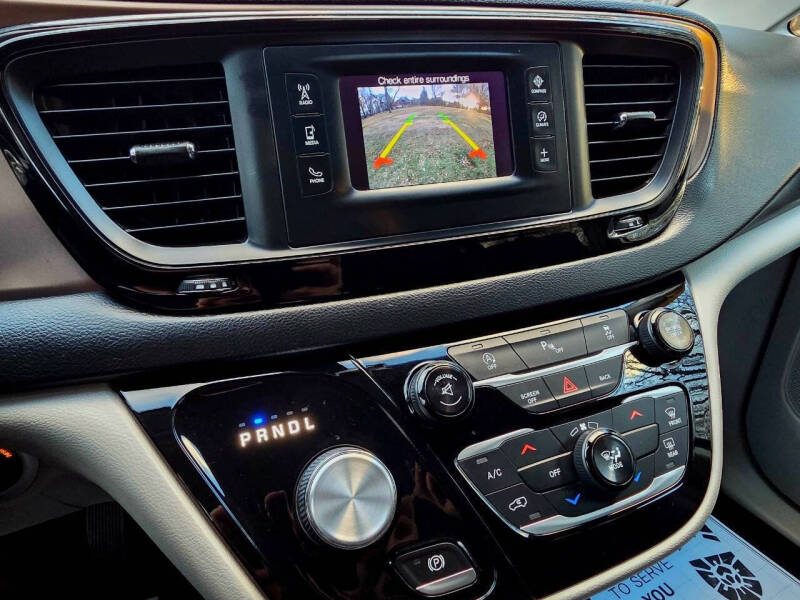 2017 Chrysler Pacifica LX