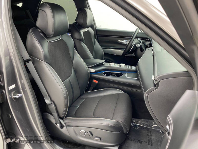 2023 Genesis GV70 2.5T Standard