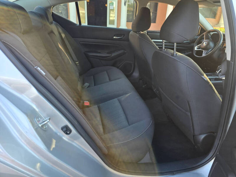 2022 Nissan Altima 2.5 SV