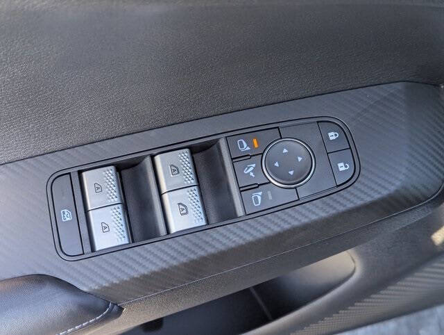 2025 Mitsubishi Outlander PHEV SE