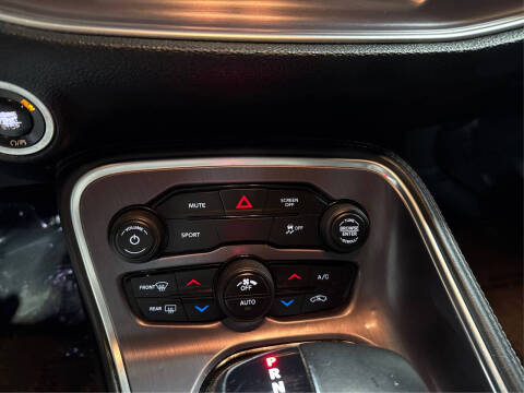 2017 Dodge Challenger SXT