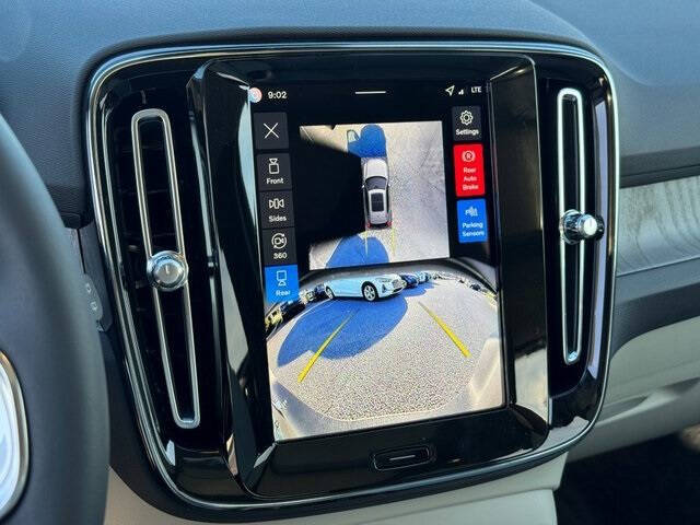 2026 Volvo XC40 B5 Plus