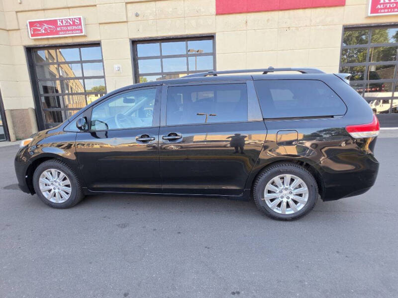 2014 Toyota Sienna XLE 7-Passenger